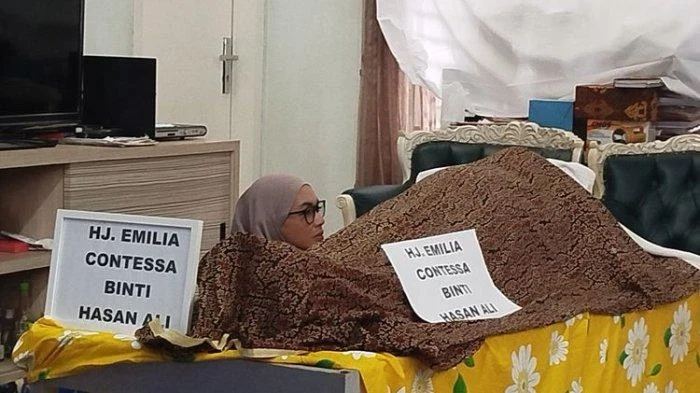 Alasan Denada Absen? - Fakta Pemakaman Emilia Contessa 2026