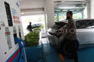 Kendaraan Listrik Hemat Minyak - Peluang & Tantangan di 2026