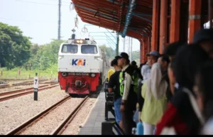 Angkutan Barang Naik - KAI Daop 7 Madiun Catat Rekor!