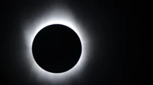 Gerhana Matahari Total Artemis II: Fenomena Langka di Luar Angkasa