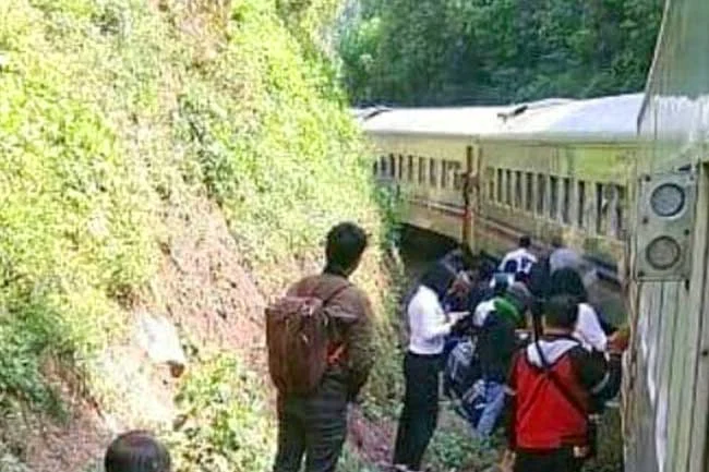 KA Bangunkarta Anjlok di Bumiayu, Perjalanan Kereta Terganggu
