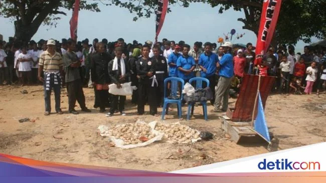 Perang Roket Paskah: Tradisi Unik di Pulau Chios, Yunani