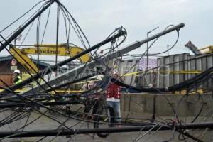 Tiang Roboh Tamansari: Penyebab & Dampaknya - Update 2026