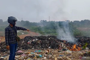 TPS Liar Ditutup: Sampah Depok-Tangsel Resahkan Warga Serua!